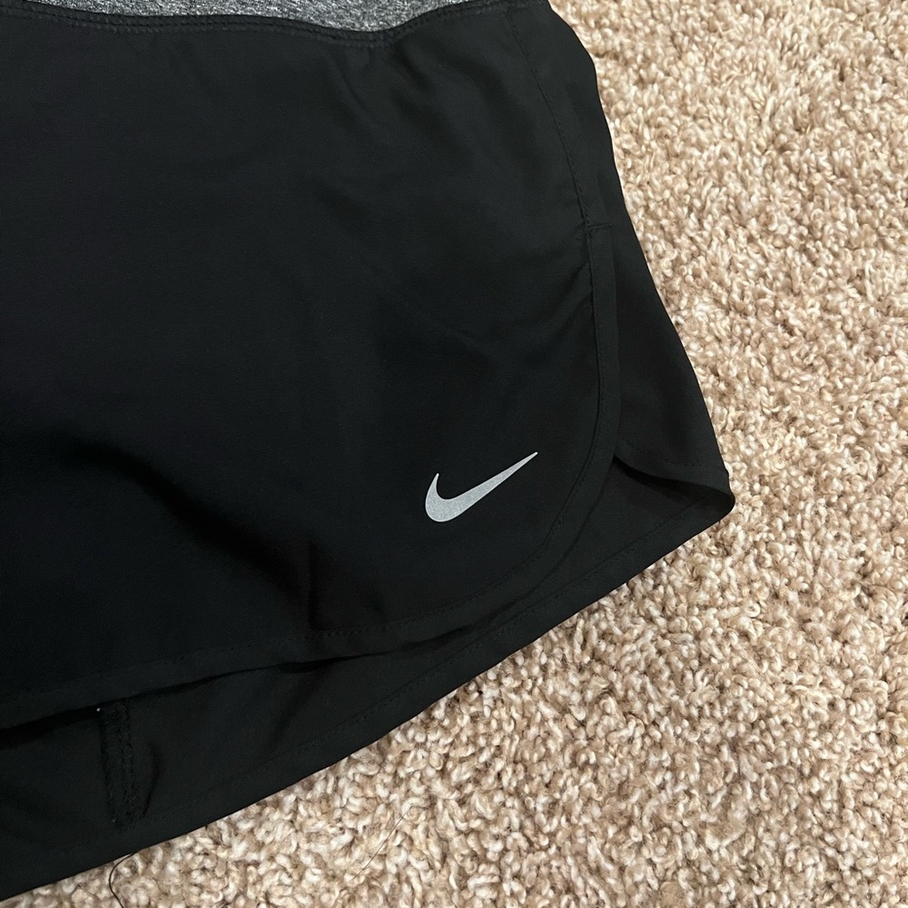 NWOT Nike Rival 3 inch Shorts | pockets, reflective - Picture 6 of 11